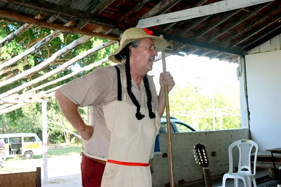 Prefeitura incentiva cooperação e desenvolvimento em comunidade rural através do teatro; confira