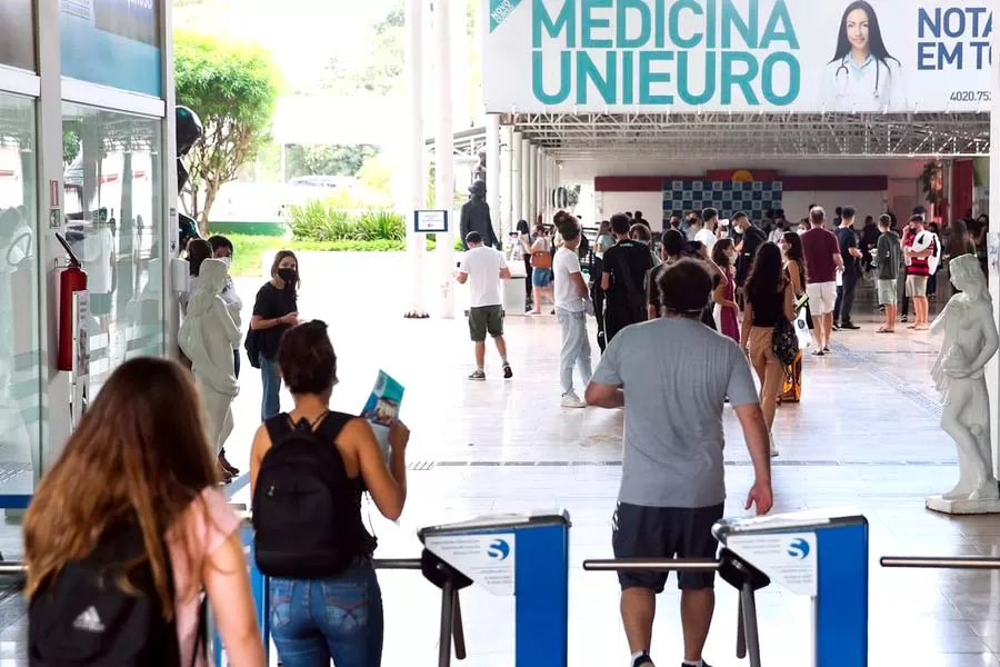Saiba como as notas Enem podem ser usadas no Brasil e no exterior