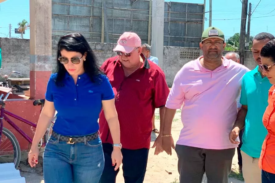 Prefeita Luciana Machado e vereadores de Nova Viçosa visitam obras de instalações da rede de Supermercados Casagrande 