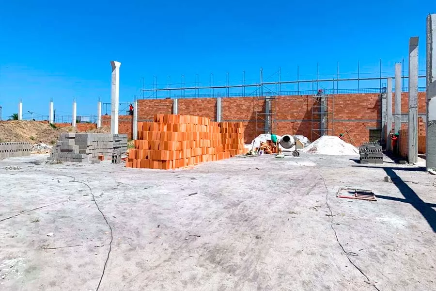 Prefeita Luciana Machado e vereadores de Nova Viçosa visitam obras de instalações da rede de Supermercados Casagrande 