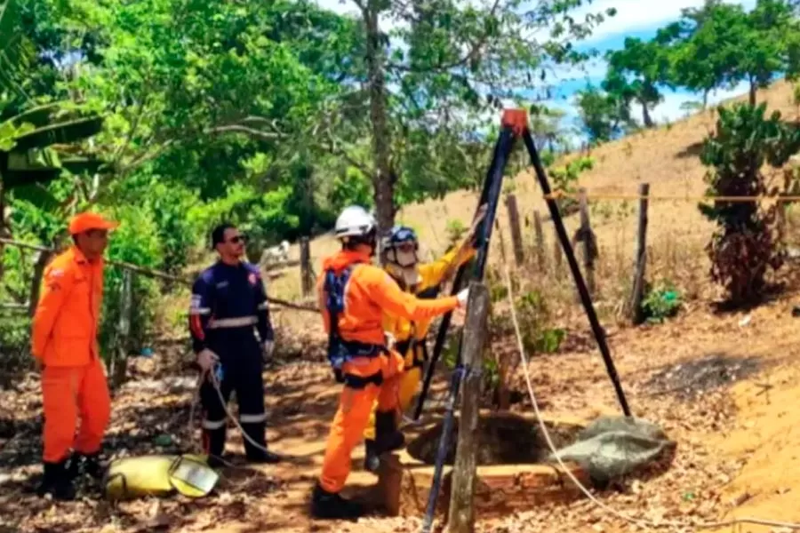 Idoso morre ao cair em poço que usava como banheiro no extremo sul da Bahia