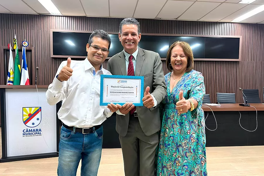 Vereador Sasdelli Resende Afonso recebe Moção de Congratulação do Legislativo teixeirense