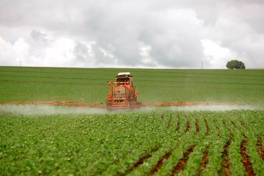 Nova lei dos agrotóxicos: o que o Lula vetou e a repercussão entre ambientalistas, ruralistas e a indústria