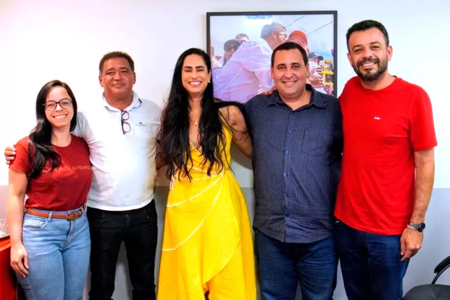 PT da Bahia Abraça Lidiane Alves na Busca por um Futuro Brilhante para Lajedão