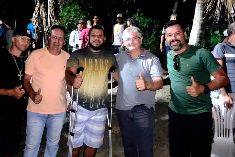 Prefeito Mildson Medeiros entrega caçamba nova para comunidade de Ibirajá
