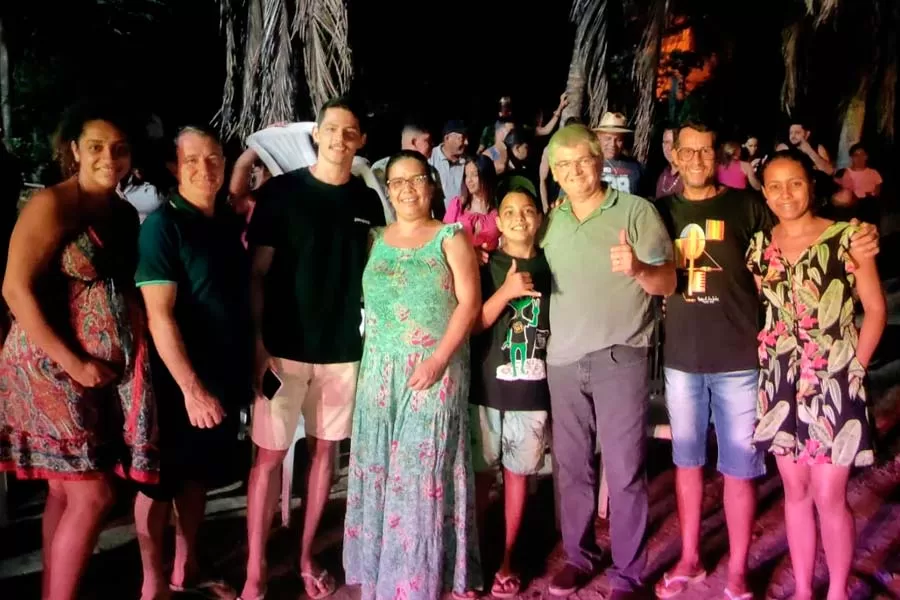 Prefeito Mildson Medeiros entrega caçamba nova para comunidade de Ibirajá