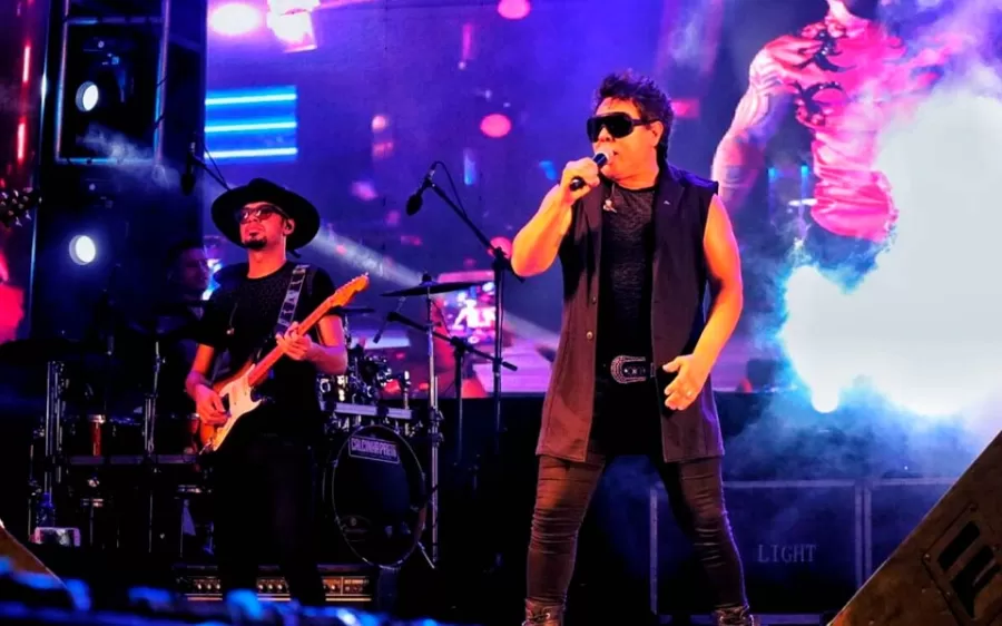 Penúltimo dia de Carnaval em Mucuri encerra com grande show de Calcinha Preta