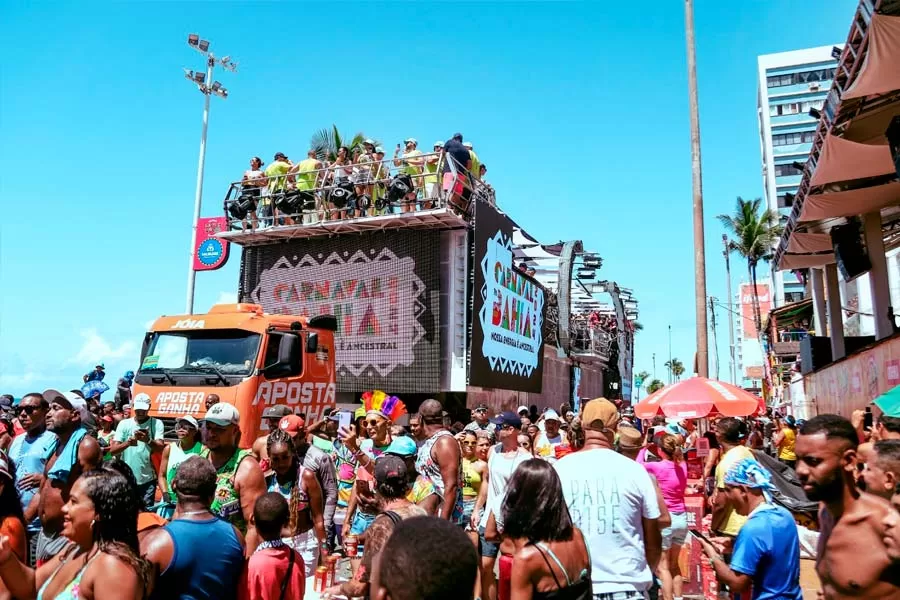 Carnaval termina sem morte violenta, com 36 presos pelo Reconhecimento Facial e 11 milhões de foliões nas ruas