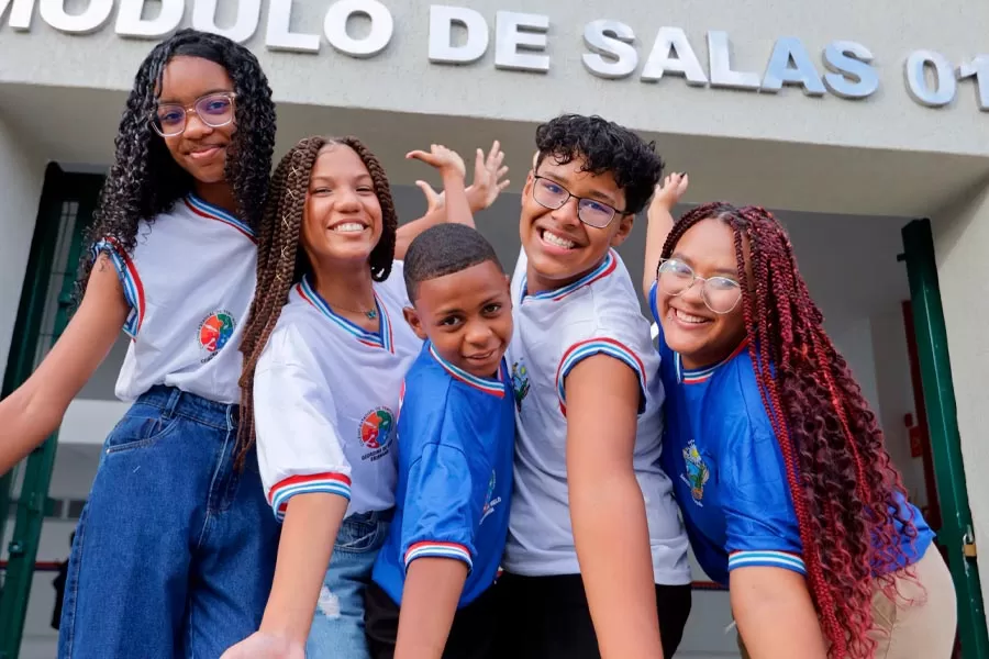Investimento em novas escolas deve ultrapassar a marca de R$ 1 bilhão, anuncia governador em Feira de Santana
