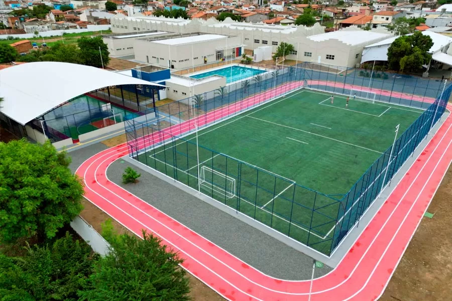 Investimento em novas escolas deve ultrapassar a marca de R$ 1 bilhão, anuncia governador em Feira de Santana Investimento em novas escolas deve ultrapassar a marca de R$ 1 bilhão, anuncia governador em Feira de Santana