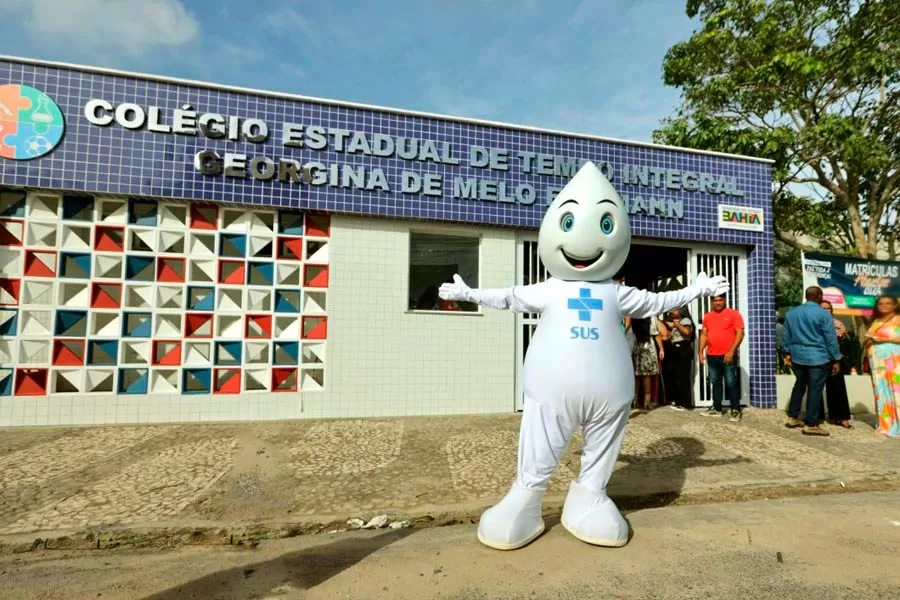Investimento em novas escolas deve ultrapassar a marca de R$ 1 bilhão, anuncia governador em Feira de Santana Investimento em novas escolas deve ultrapassar a marca de R$ 1 bilhão, anuncia governador em Feira de Santana
