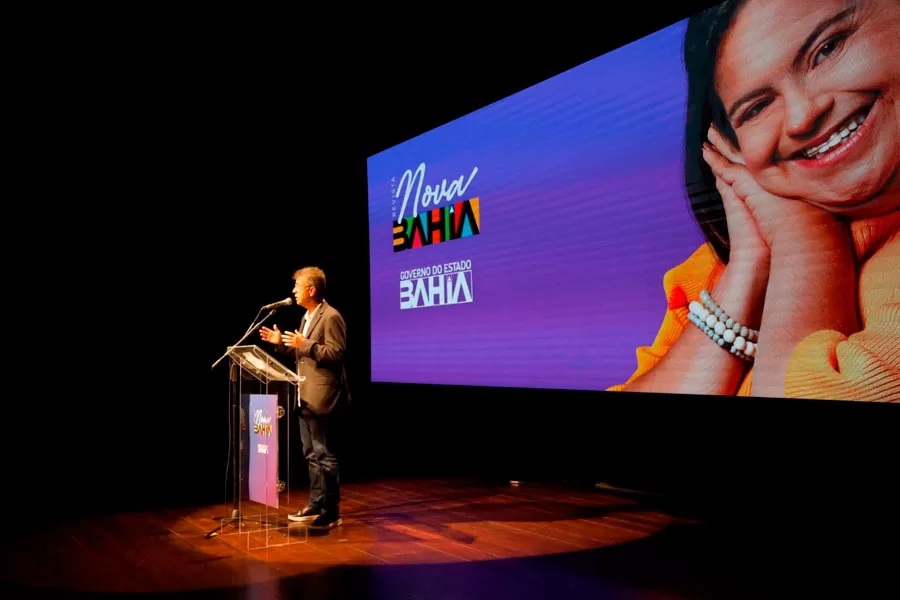 Secretário André Curvello faz homenagem à equipe da Secom e jornalistas do Governo, no lançamento da Revista Nova Bahia Secretário André Curvello faz homenagem à equipe da Secom e jornalistas do Governo, no lançamento da Revista Nova Bahia