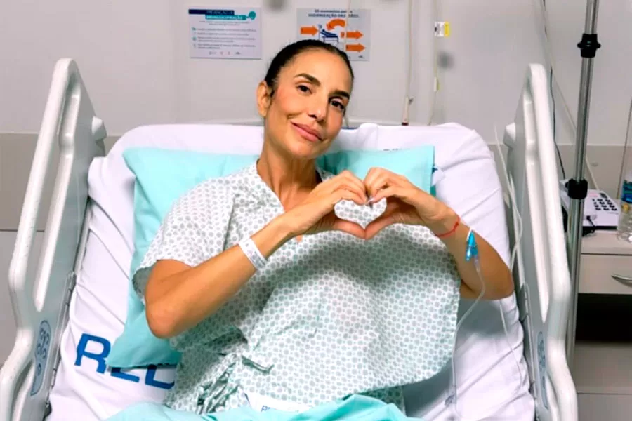 Após ironizar o apocalipse, Ivete Sangalo é internada com pneumonia