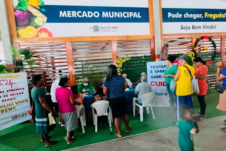 Projeto Saúde na Feira promove diversos atendimentos e serviços no Mercado Municipal de Mucuri e Itabatã