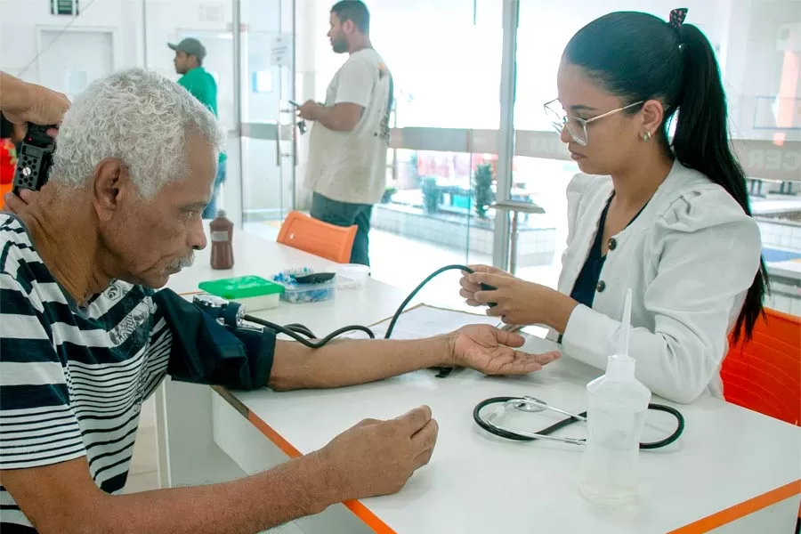 CER IV de Teixeira de Freitas atende paciente em tratamento de síndrome rara 
