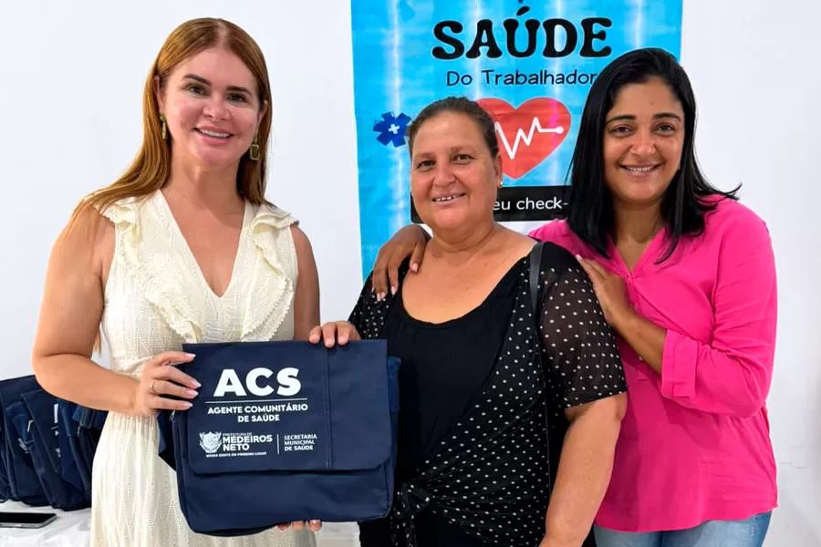 Agentes de saúde e de endemias de Medeiros Neto recebem novos kits para auxiliar nas atividades de trabalho