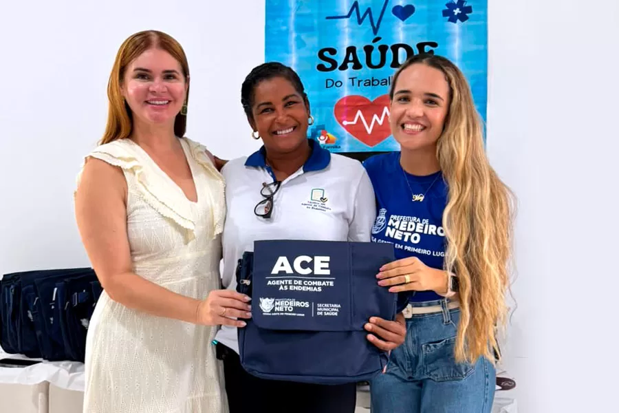 Agentes de saúde e de endemias de Medeiros Neto recebem novos kits para auxiliar nas atividades de trabalho