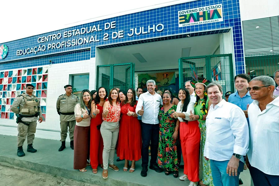Governo entrega Centro de Educação Profissional a estudantes de comunidade de Porto Seguro