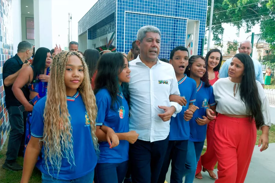 Governo entrega Centro de Educação Profissional a estudantes de comunidade de Porto Seguro