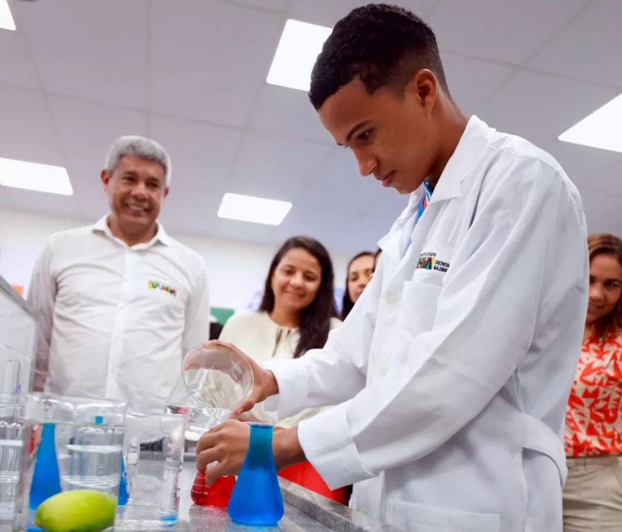 Governo entrega Centro de Educação Profissional a estudantes de comunidade de Porto Seguro