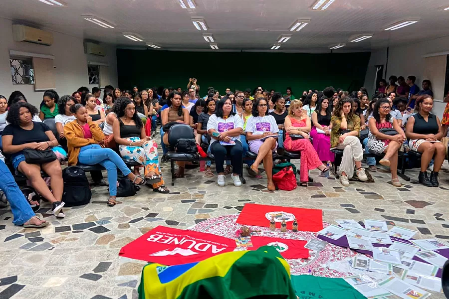 Sindicato de docentes da UNEB promove Roda de Conversa “Trajetórias de mulheres nas lutas pelo território”