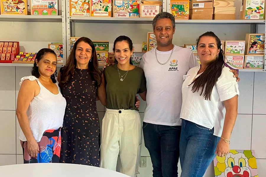 Prefeitura de Medeiros Neto realiza atendimentos diversos na APAE/Escola Girassol