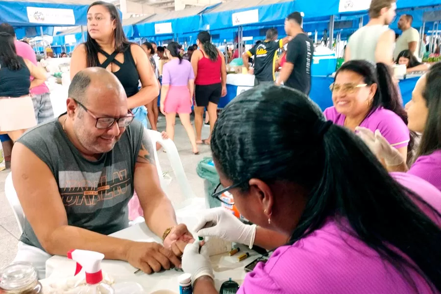 CTA e PSFs se reúnem para oferecer serviços de saúde e cidadania na feira livre de Itabatã