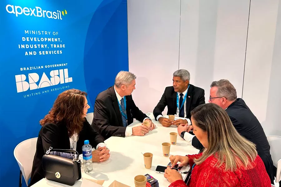 Jerônimo leva potencial energético da Bahia para maior evento do mundo sobre hidrogênio verde