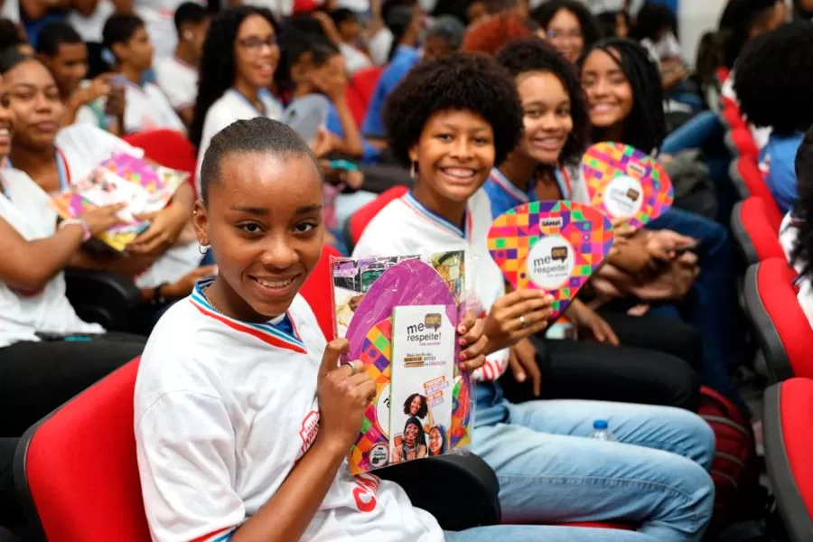 Programa “Oxe, me respeite – nas escolas” fortalece prevenção à violência de gênero na rede estadual
