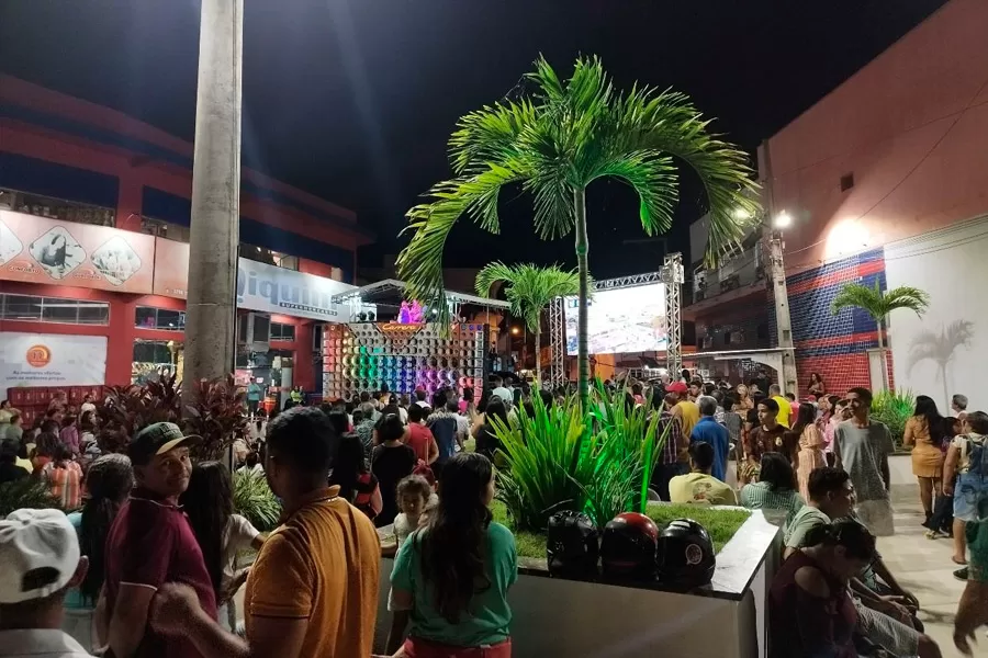 Prefeitura de Medeiros Neto inaugura praças, deck e a ponte do Centro, cartão-postal da cidade