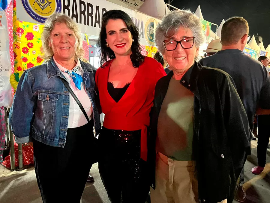 Quadrilha e forró animam primeira noite do Santo Antônio Casamenteiro em Posto da Mata