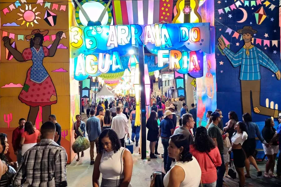 Última noite do 36º Arraiá do Água Fria consolida sucesso absoluto em Medeiros Neto