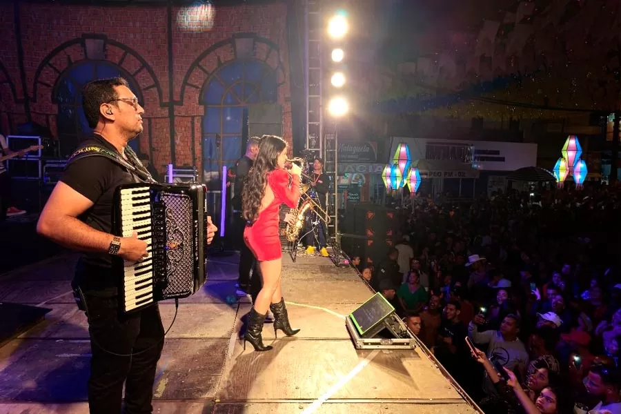 Última noite do 36º Arraiá do Água Fria consolida sucesso absoluto em Medeiros Neto