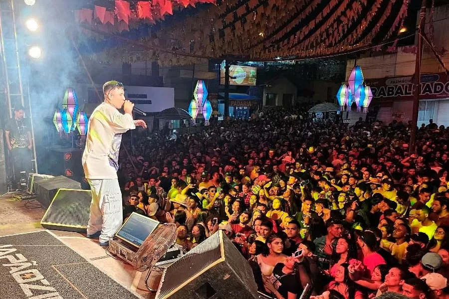 Última noite do 36º Arraiá do Água Fria consolida sucesso absoluto em Medeiros Neto