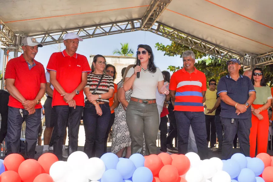 Prefeitura de Nova Viçosa inaugura praça e calçamento em Colônia Nova