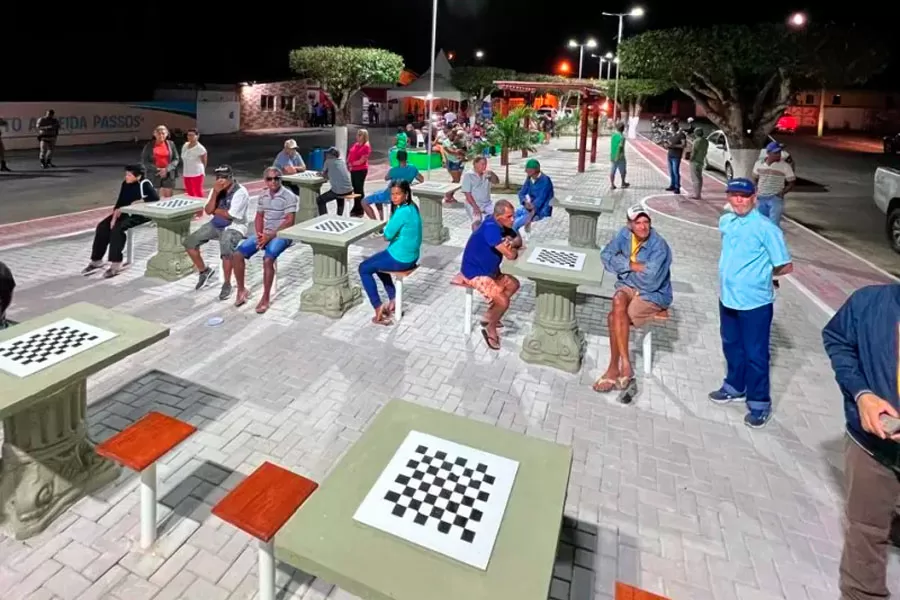 Prefeitura inaugura praça e faz homenagem ao ex-vereador Ademir Fagundes,  em Lajedão 