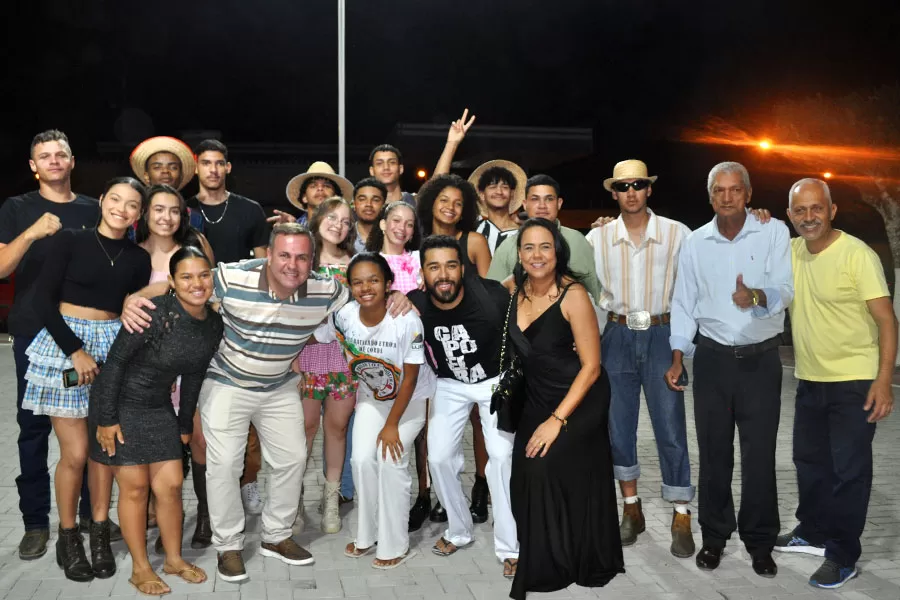 Prefeitura inaugura praça e faz homenagem ao ex-vereador Ademir Fagundes,  em Lajedão 