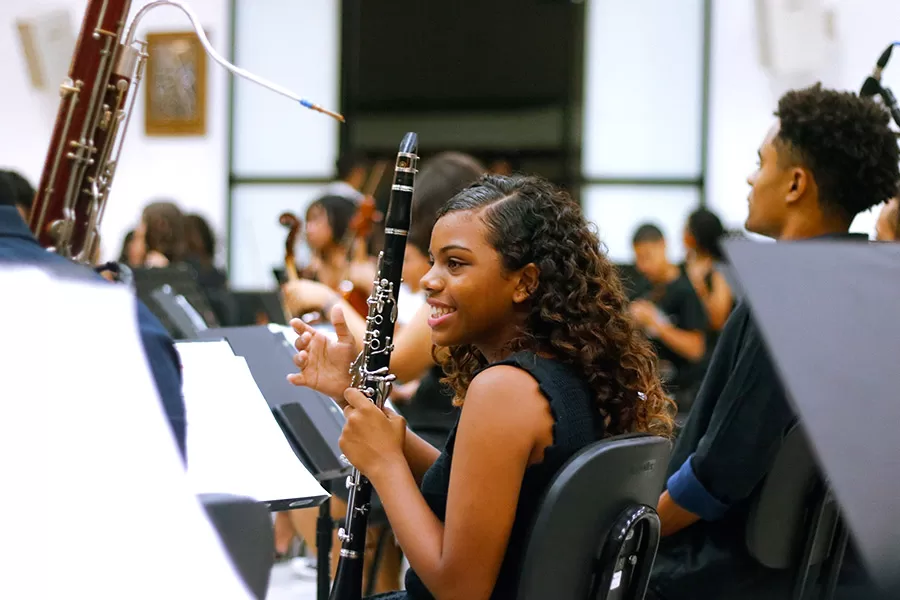Núcleo do NEOJIBA em Teixeira de Freitas oferece 64 vagas gratuitas para crianças e adolescentes