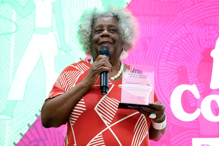 Conceição Evaristo exalta comunicadoras durante encontro da SPM em Salvador: “é uma escrita que perturba o sono da Casa-Grande” Conceição Evaristo exalta comunicadoras durante encontro da SPM em Salvador: “é uma escrita que perturba o sono da Casa-Grande”