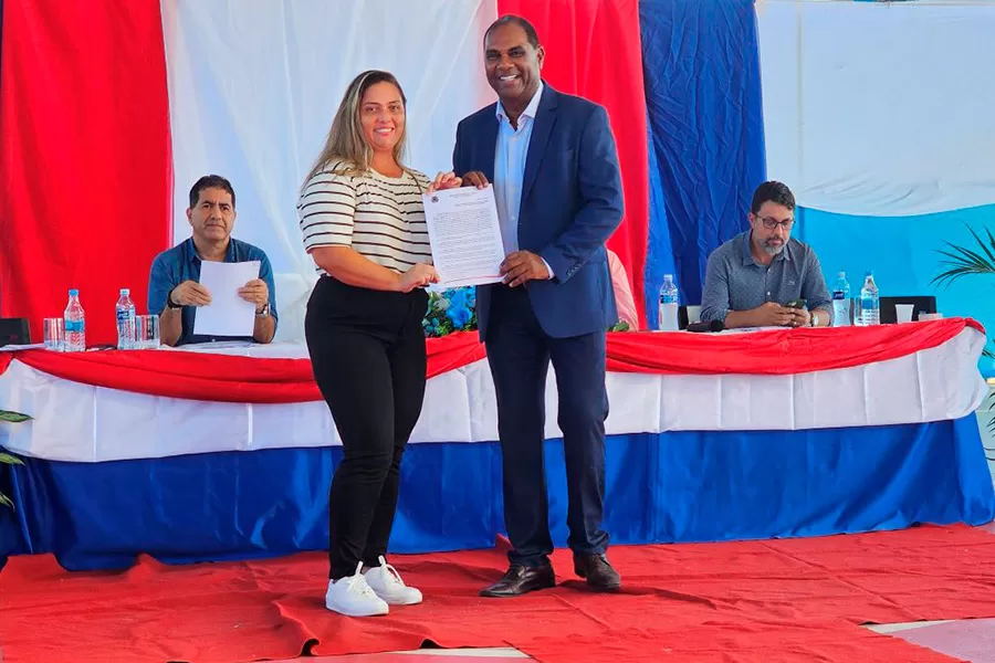 Robertinho empossa 337 novos servidores em cerimônia marcante em Mucuri