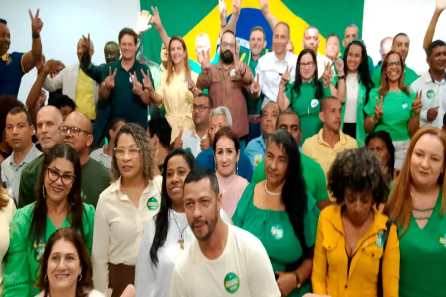 Coronel França lança candidatura a prefeito em convenção lotada e emocionante em Teixeira de Freitas Coronel França lança candidatura a prefeito em convenção lotada e emocionante em Teixeira de Freitas