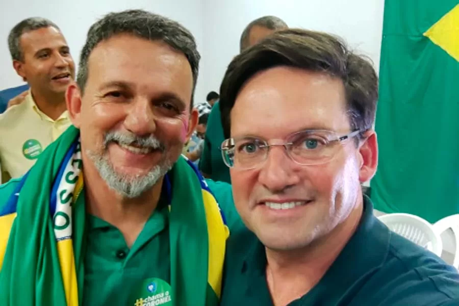 Coronel França lança candidatura a prefeito em convenção lotada e emocionante em Teixeira de Freitas Coronel França lança candidatura a prefeito em convenção lotada e emocionante em Teixeira de Freitas