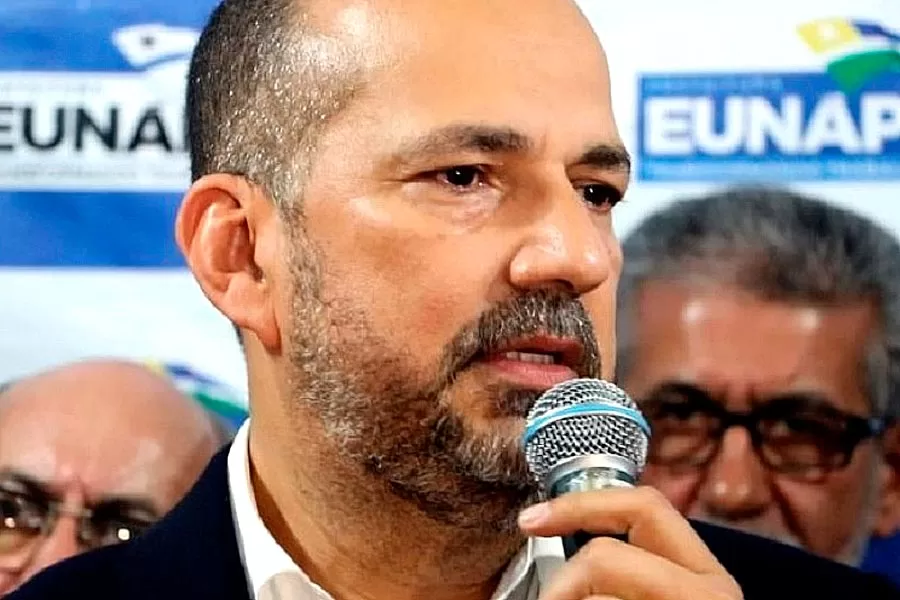Robério Oliveira obtém liminar para concorrer à prefeitura de Eunápolis