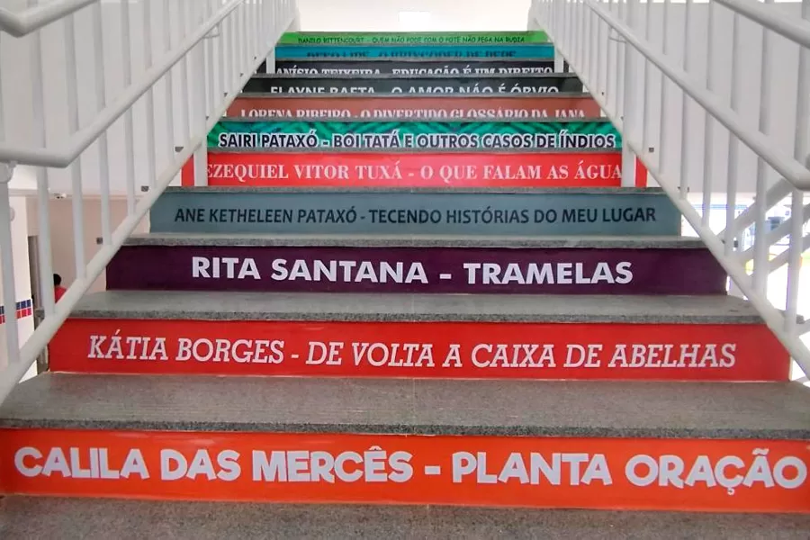 Escola em Medeiros Neto celebra literatura com homenagem a escritores
