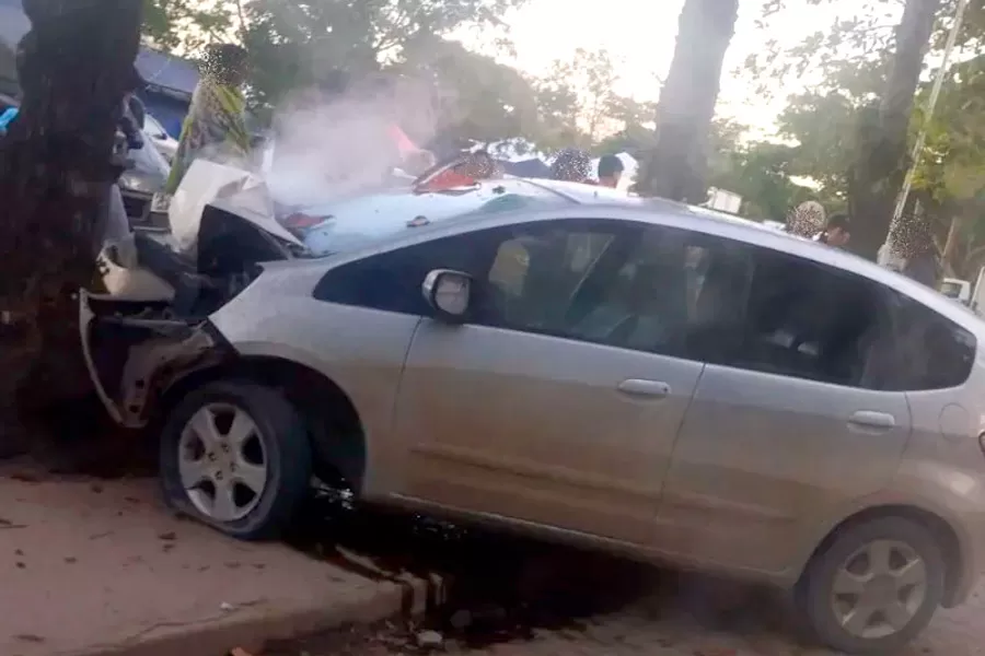 Jovem de 20 anos morre em grave acidente em Porto Seguro; outra vítima fica ferida Jovem de 20 anos morre em grave acidente em Porto Seguro; outra vítima fica ferida