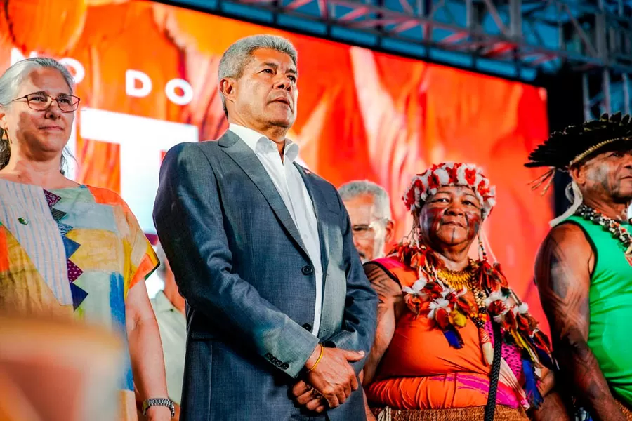 Jerônimo Rodrigues prestigia cerimônia de retorno do Manto Tupinambá ao Museu Nacional do RJ Jerônimo Rodrigues prestigia cerimônia de retorno do Manto Tupinambá ao Museu Nacional do RJ