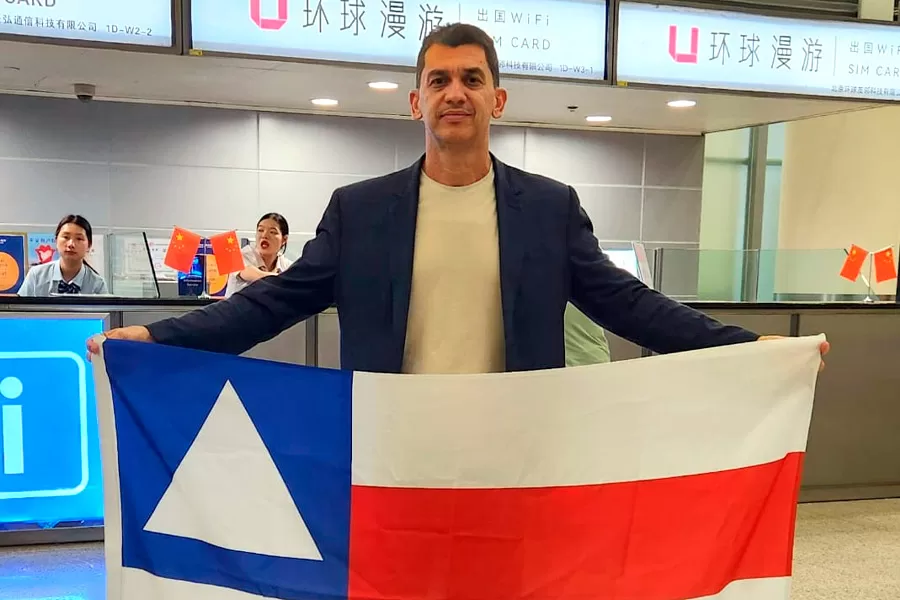 Professor baiano vencedor de Olimpíadas de Matemática do ITA participa de intercâmbio, em Xangai