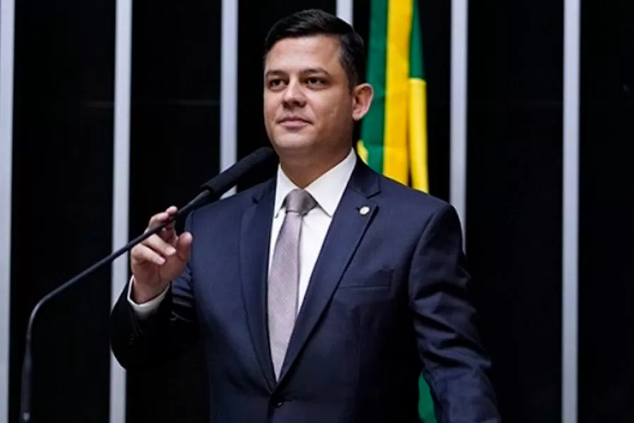 Deputado propõe cortar Bolsa Família de beneficiário que gastar com aposta