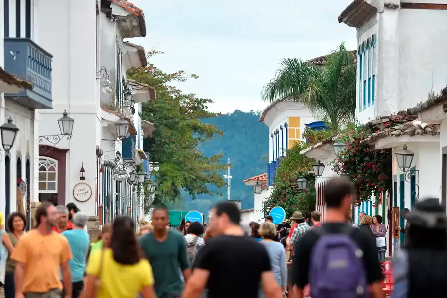 Festa Literária Internacional movimenta Paraty a partir desta quarta