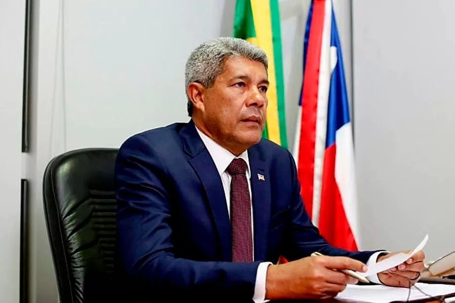 Governador anuncia novos voos regionais para o estado e participa de apresentação de aeronave em homenagem à Bahia